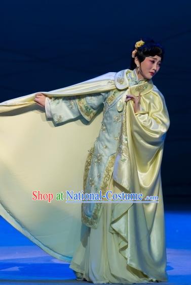 Chinese Beijing Opera Young Lady Apparels Costumes and Headdress Jin Lv Qu Traditional Peking Opera Hua Tan Actress Yun Ji Dress Garment