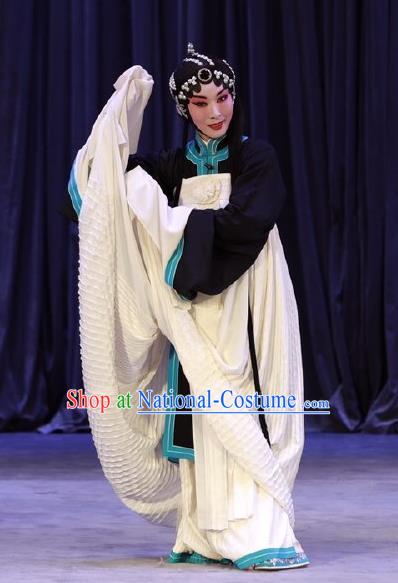 Chinese Beijing Opera Tsing Yi Apparels Nan Tian Men Costumes and Headpieces Traditional Peking Opera Young Woman Cao Yulian Dress Distress Female Garment