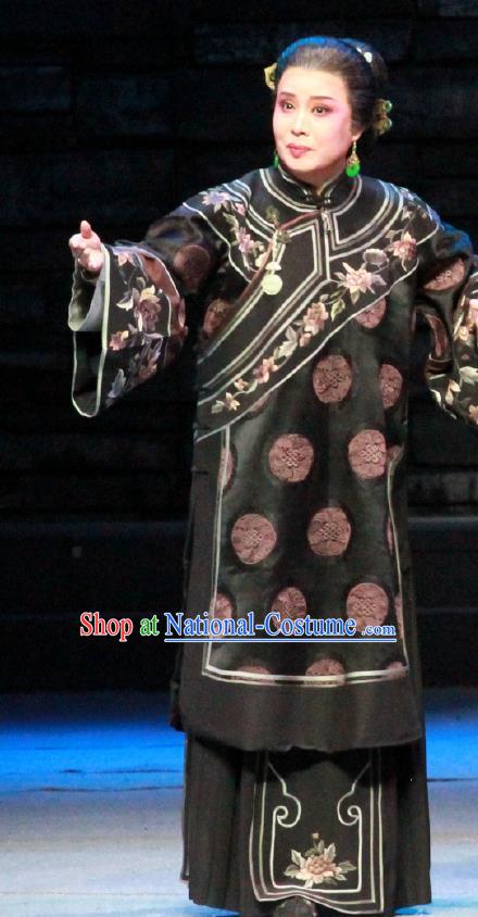 Chinese Beijing Opera Elderly Female Apparels The Grand Mansion Gate Costumes and Headdress Traditional Peking Opera Pantaloon Black Dress Dame Garment