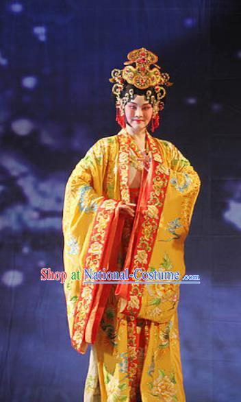 Chinese Beijing Opera Actress Garment Costumes and Hair Accessories Traditional Peking Opera The Tiger Generals Imperial Concubine Liu Dress Hua Tan Apparels