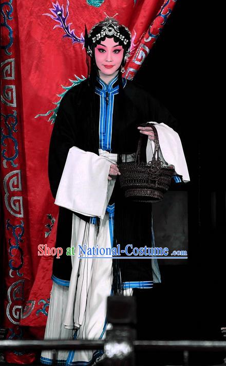 Chinese Beijing Opera Distress Woman Xue Baochai Apparels Costumes and Headdress Hong Zong Lie Ma Traditional Peking Opera Tsing Yi Dress Garment