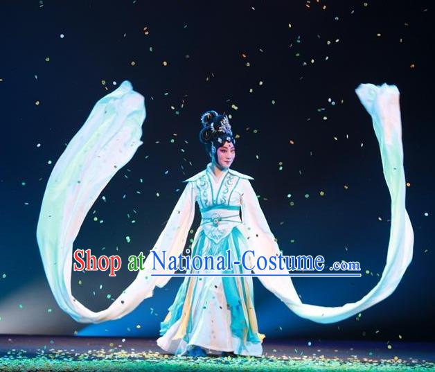 Chinese Beijing Opera Fairy Chang E Apparels Costumes and Headpieces Goddess of the Moon Traditional Peking Opera Young Beauty Dress Garment