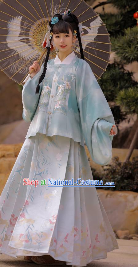 Chinese Ancient Noble Lady Embroidered Hanfu Dress Traditional Ming Dynasty Historical Costumes Apparels for Rich Woman