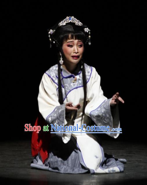 Chinese Cantonese Opera Distress Maiden Qiu Yue Garment The Watchtower Costumes and Headdress Traditional Guangdong Opera Actress Apparels Hua Tan Dress