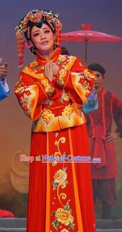 Chinese Cantonese Opera Young Woman Garment Zhuang Yuan Lin Zhaotang Costumes and Headdress Traditional Guangdong Opera Hua Tan Apparels Bride Red Dress