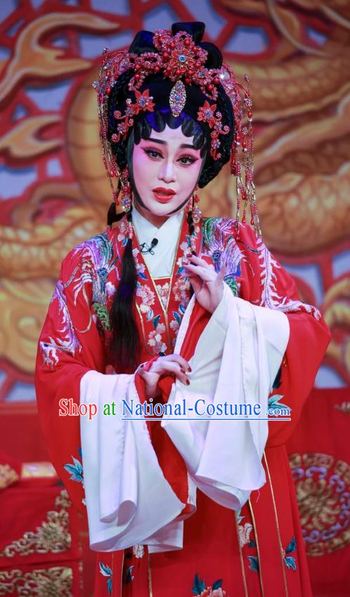 Chinese Cantonese Opera Bride Qiu Xiang Garment San Xiao Yin Yuan Costumes and Headdress Traditional Guangdong Opera Hua Tan Apparels Young Beauty Red Dress