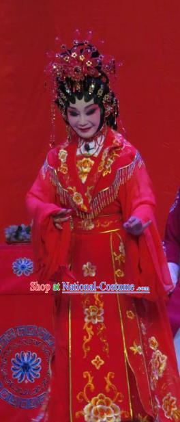 Chinese Cantonese Opera Bride Yang Chunhua Garment Wu Nv Bai Shou Costumes and Headdress Traditional Guangdong Opera Diva Apparels Actress Red Dress