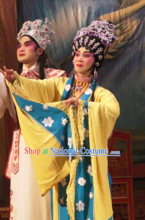 Chinese Cantonese Opera Actress Garment Wu Suo Dong Gong Costumes and Headdress Traditional Guangdong Opera Young Woman Apparels Princess Consort Dress