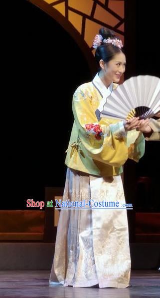 Chinese Historical Drama Peach Blossom Fan Ancient Courtesan Li Xiangjun Garment Costumes Traditional Stage Show Dress Ming Dynasty Young Beauty Apparels and Headpieces