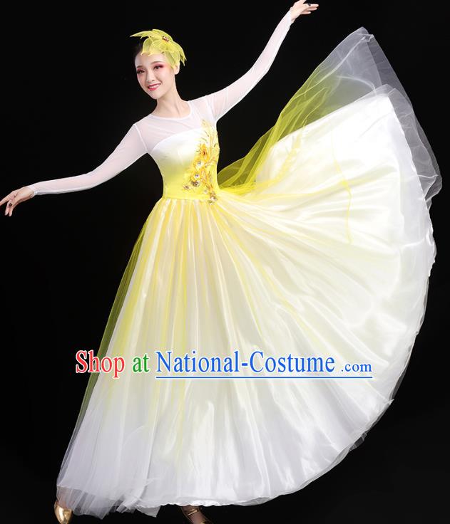 Traditional Chinese Opening Dance Costumes Stage Show Modern Dance Garment Chorus Group Yellow Veil Dress and Headpiece for Women