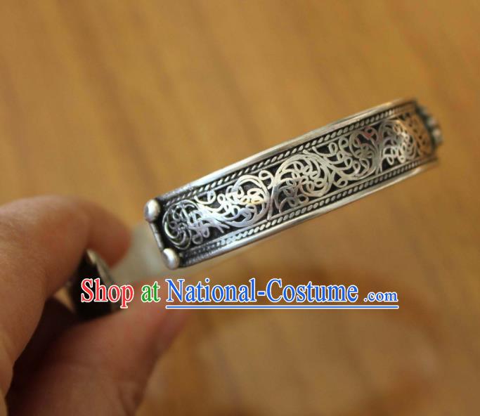 Chinese Traditional Tibetan Nationality Silver Carving Bracelet Jewelry Accessories Decoration Zang Ethnic Handmade Bangle for Women