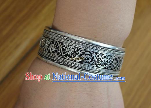 Chinese Traditional Tibetan Nationality Silver Filigree Bracelet Jewelry Accessories Decoration Handmade Zang Ethnic Bangle for Women