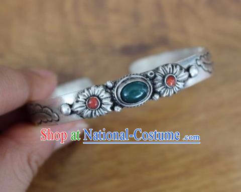 Chinese Traditional Tibetan Nationality Green Stone Bracelet Jewelry Accessories Decoration Handmade Zang Ethnic Carving Silver Bangle for Women