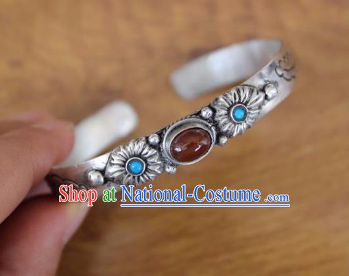 Chinese Traditional Tibetan Nationality Red Stone Bracelet Jewelry Accessories Decoration Handmade Zang Ethnic Carving Silver Bangle for Women