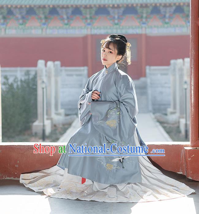 Chinese Ancient Ming Dynasty Aristocratic Lady Hanfu Garment Traditional Young Female Embroidered Long Blouse and Skirt Historical Costumes