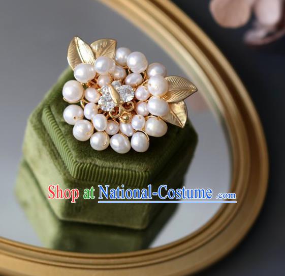 Top Grade Classical Pearls Brooch Accessories Handmade Cheongsam Golden Leaf Breastpin for Women