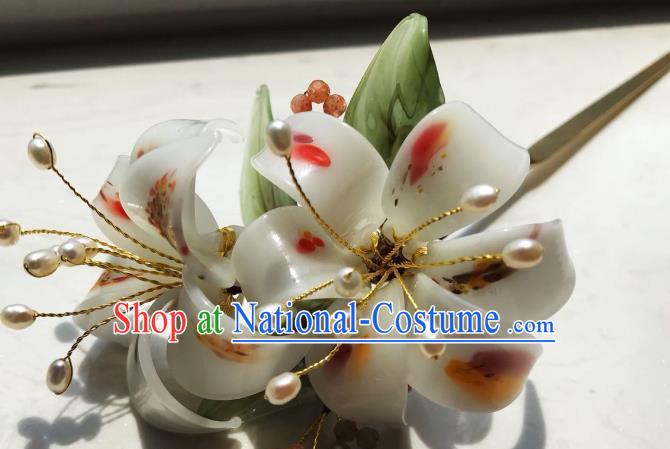 Handmade Chinese Court Pearls Hairpins Traditional Classical Hair Accessories Ancient Qing Dynasty Princess White Lily Flowers Hair Clip for Women