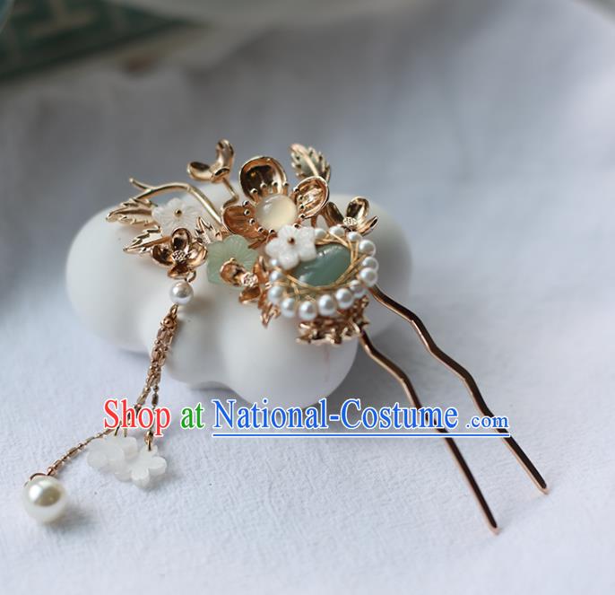 Handmade Chinese Pearls Hair Clip Traditional Classical Hanfu Hair Accessories Ancient Princess Golden Plum Tassel Hairpins for Women