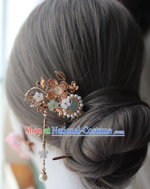 Handmade Chinese Pearls Hair Clip Traditional Classical Hanfu Hair Accessories Ancient Princess Golden Plum Tassel Hairpins for Women