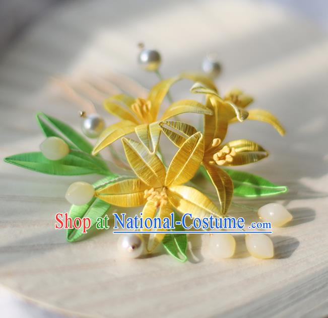 Handmade Chinese Classical Lily Flowers Hair Comb Traditional Hair Accessories Ancient Hanfu Court Yellow Silk Hairpins for Women