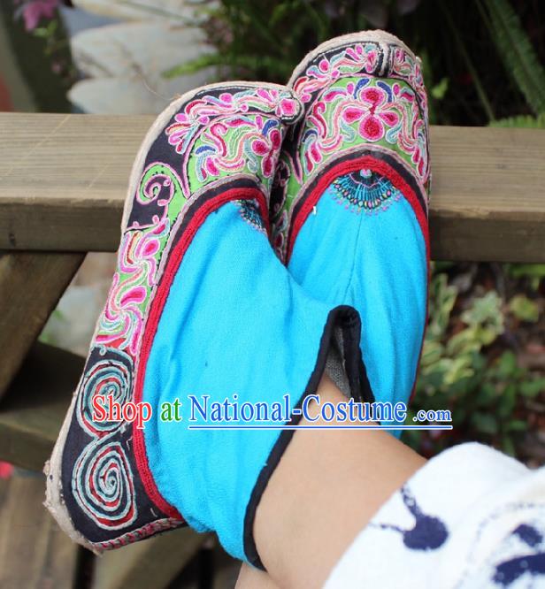 Asian Chinese Handmade Yunnan Ethnic Shoes National Shoes Embroidered Shoes Traditional Embroidery Court Shoes for Women