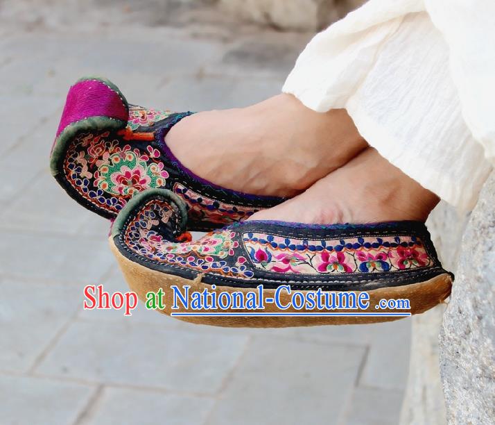 Asian Chinese Handmade Shoes National Shoes Embroidered Shoes Traditional Embroidery Yunnan Ethnic Shoes for Women