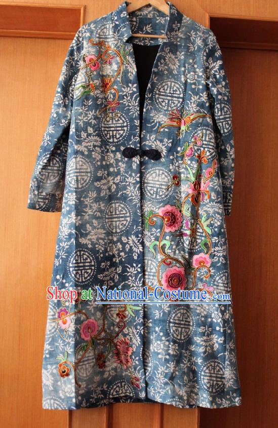 Traditional Chinese Embroidered Coat National Costume Tang Suit Batik Garment Overcoat for Women