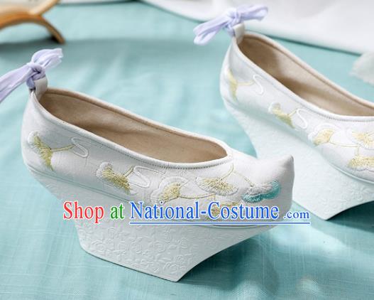 Chinese Qing Dynasty Court Lady White Satin Saucers Shoes Ancient Princess Embroidery Ginkgo Leaf Shoes Traditional Embroidered Shoes Handmade Hanfu Shoes