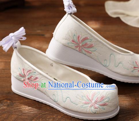 Chinese Traditional National Shoes White Cloth Shoes Embroidered Shoes Hanfu Shoes Women Shoes Handmade Wedges Heel Shoes