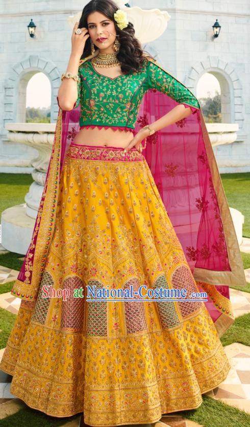 Asian India National Embroidered Lehenga Costumes Asia Indian Bride Traditional Green Satin Blouse and Yellow Skirt Sari for Women