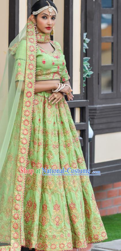 Asian India Wedding Lehenga Costumes Asia Indian Traditional Festival Bride Embroidered Green Silk Blouse and Skirt and Sari Complete Set