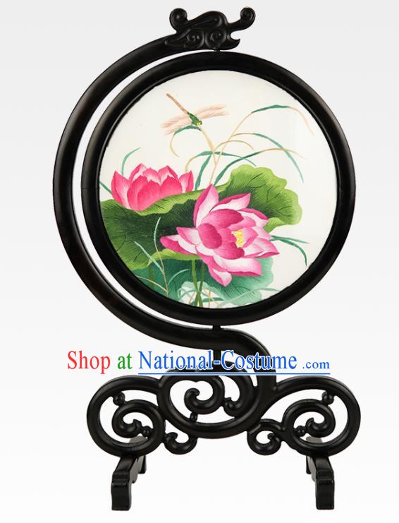 China Suzhou Embroidery Craft Embroidered Lotus Silk Desk Screen Handmade Sandalwood Table Ornament