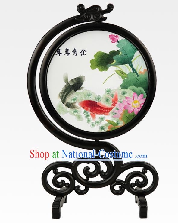 China Embroidered Carp Lotus Silk Desk Screen Suzhou Embroidery Craft Handmade Sandalwood Table Ornament