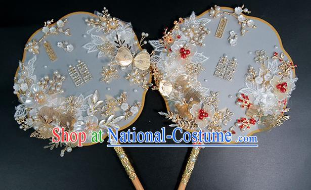 China Classical Wedding Circular Fan Traditional Handmade Shell Flowers Palace Fan