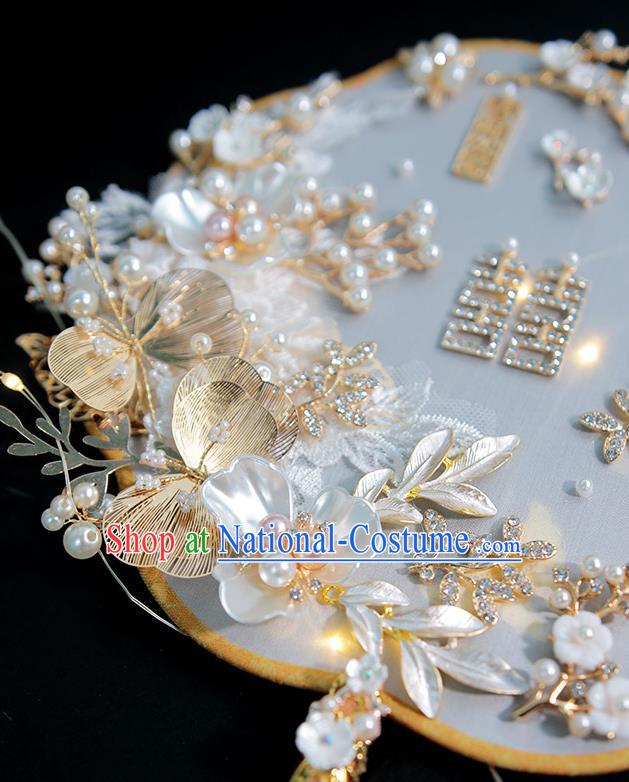 China Classical Wedding Circular Fan Traditional Handmade Shell Flowers Palace Fan