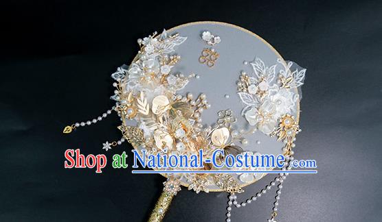 China Traditional Handmade Shell Flowers Palace Fan Classical Wedding Circular Fan