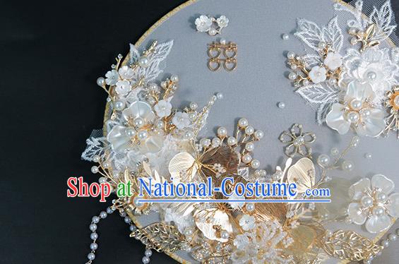 China Traditional Handmade Shell Flowers Palace Fan Classical Wedding Circular Fan