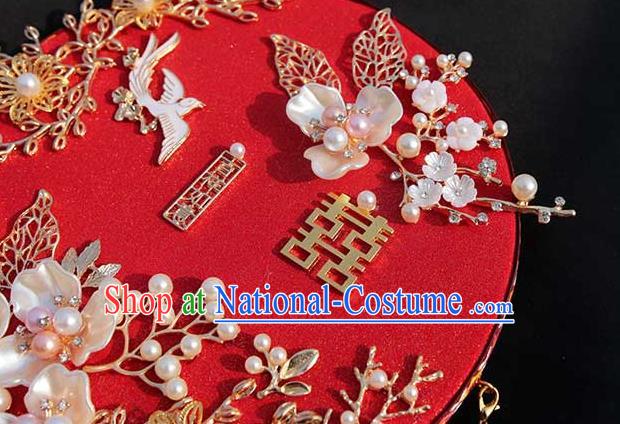 China Handmade Wedding Red Palace Fan Classical Dance Fan Traditional Bride Shell Flowers Circular Fan