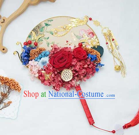 China Traditional Bride Golden Phoenix Tassel Circular Fan Handmade Wedding Roses Palace Fan Classical Dance Fan