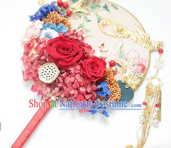 China Traditional Bride Golden Phoenix Tassel Circular Fan Handmade Wedding Roses Palace Fan Classical Dance Fan