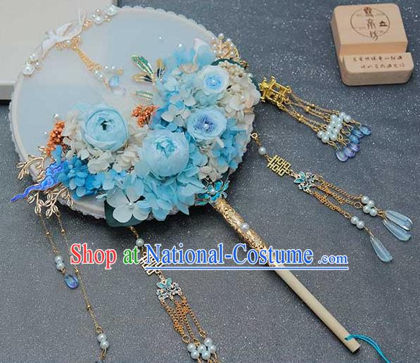 China Classical Dance Blue Silk Rose Fan Handmade Wedding Palace Fan Traditional Bride Circular Fan