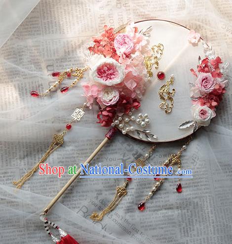 China Handmade Wedding Palace Fan Classical Dance Circular Fan Traditional Bride White Rose Silk Fan