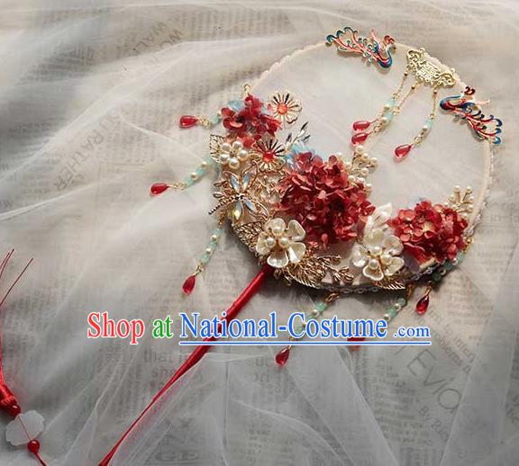 China Classical Dance Shell Plum Circular Fan Handmade Wedding Palace Fan Traditional Bride Red Hydrangea Silk Fan