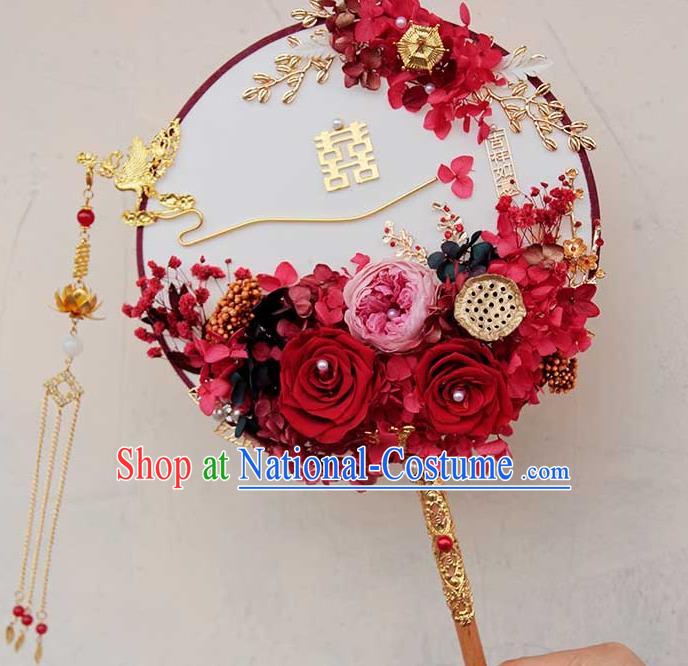 China Handmade Palace Fan Classical Wedding Circular Fan Traditional Red Rose Fan