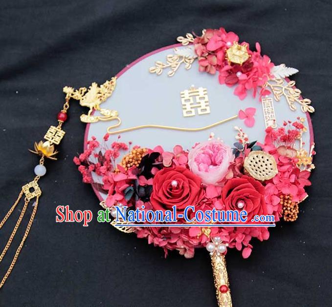 China Handmade Palace Fan Classical Wedding Circular Fan Traditional Red Rose Fan