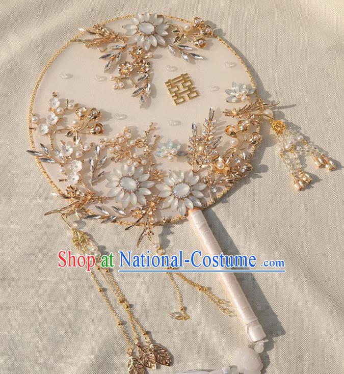 China Classical Dance Circular Fan Traditional Bride Pearls Silk Fan Handmade Wedding Crystal Flowers Palace Fan