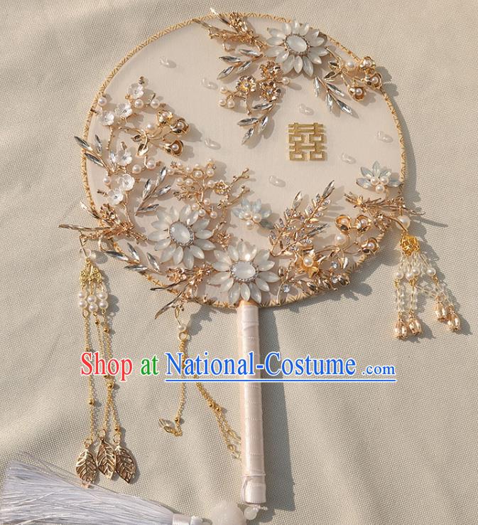 China Classical Dance Circular Fan Traditional Bride Pearls Silk Fan Handmade Wedding Crystal Flowers Palace Fan