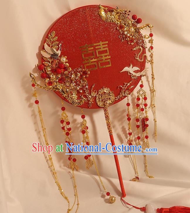 China Classical Dance Red Circular Fan Handmade Bride Palace Fan Traditional Wedding Golden Bells Tassel Fan