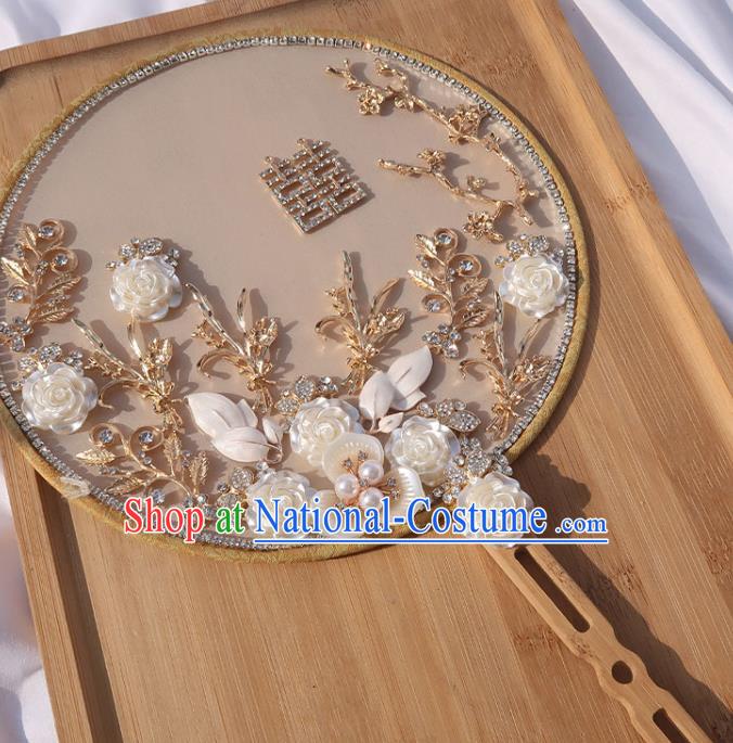 China Classical Dance Shell Roses Silk Fan Handmade Bride Palace Fan Traditional Wedding Circular Fan