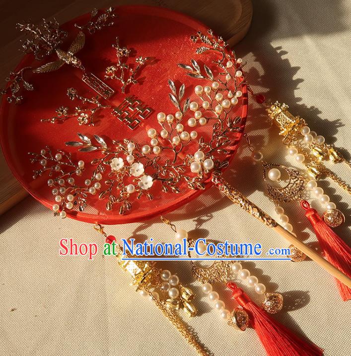 China Traditional Ancient Bride Circular Fan Handmade Hanfu Red Silk Fan Bride Golden Phoenix Palace Fan